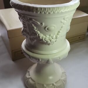 Vintage 1974 Arnels Embossed Art Pottery Urn With Lid Pearl Glaze
